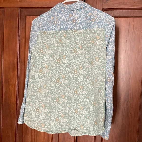 Jjill One Pocket Shirred Back Blue Green Floral Cotton Oyster Shell Button Up XS - Picture 2 of 10